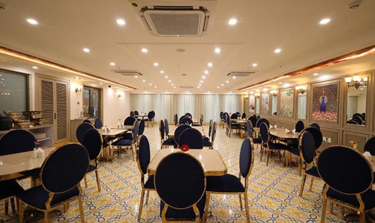 Fabhotel Prime Hampton By Ic'S Noida Exterior foto