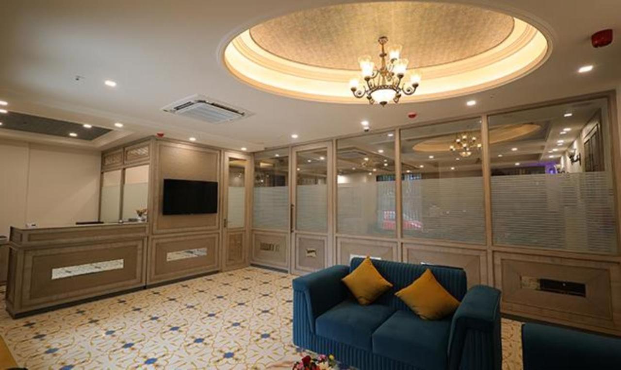 Fabhotel Prime Hampton By Ic'S Noida Exterior foto